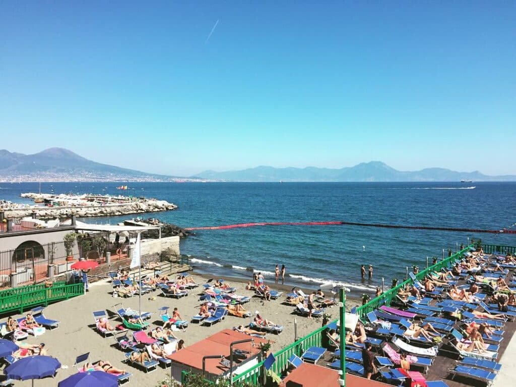 Dove andare al mare a Napoli
Bagno Elena Partenope in Tour